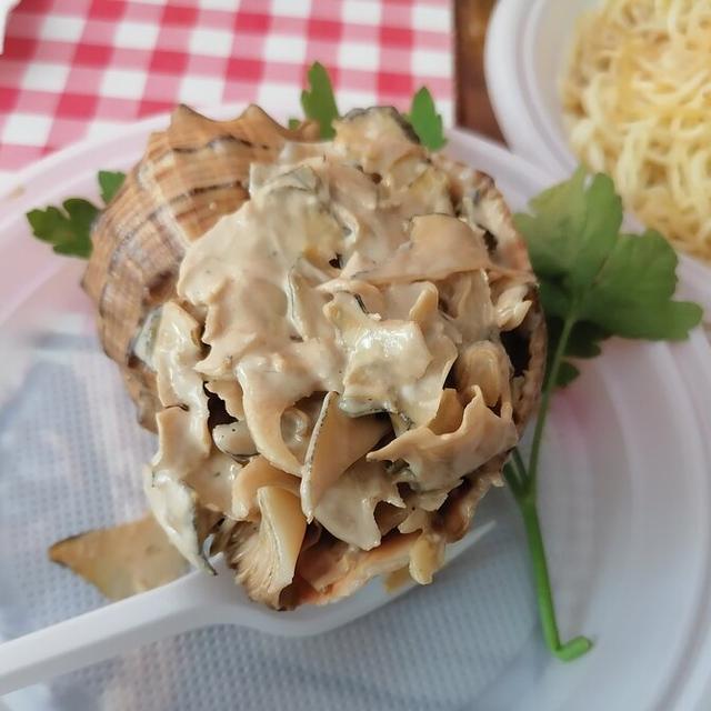 Салат из рапана в раковине